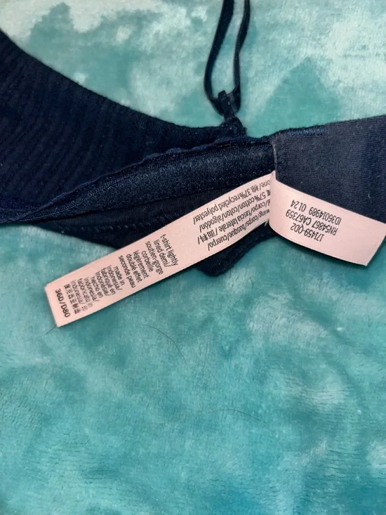 Victoria Secret Pointelle lightly lined t-shirt bra - Picture 3 of 5